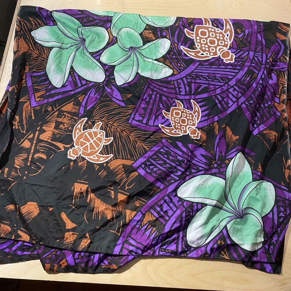 Tropical Print Scarf with Turtles (MO) - Picture 2 of 10